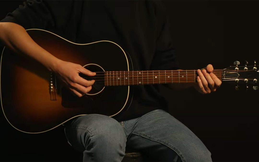 Video: How to Hold a Guitar—What Are the Basics You Shouldn’t Skip?