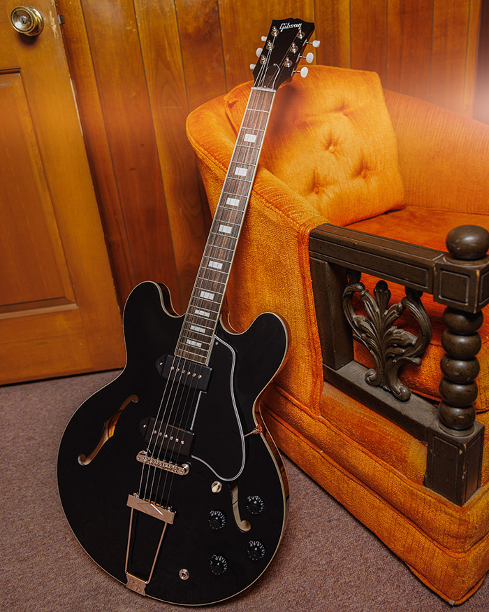 Gibson ES-330 in Ebony finish