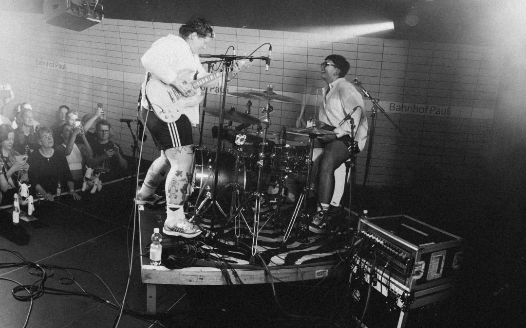 ARXX: “I grew up worshipping artists who were synonymous with Gibson”