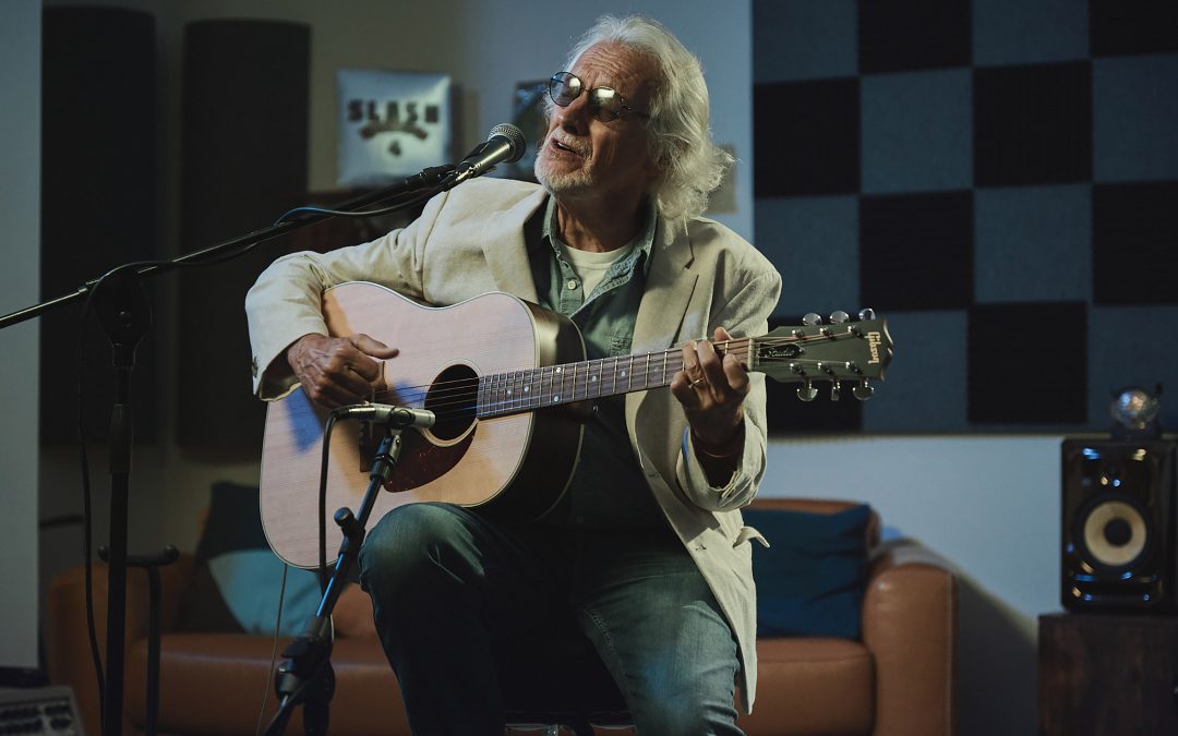 Nito Mestre: “My Hummingbird is so smooth it feels like an electric guitar”